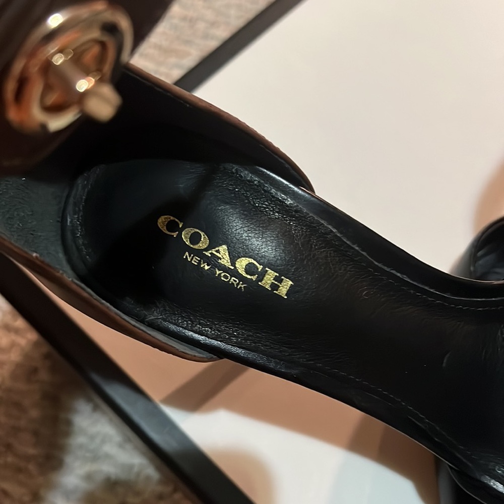 Coach two tone heels size 6 - Picture 5 of 7